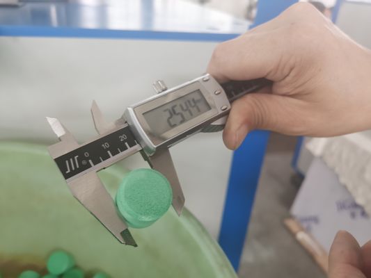 آلة ضغط قرص الكلور 25 مم لمعالجة مياه حمام السباحة